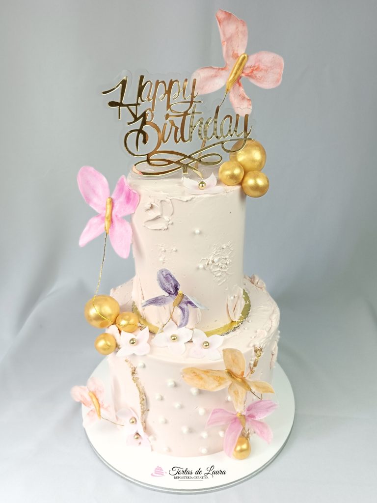 Torta Aesthetic de dos pisos y diseños naturales