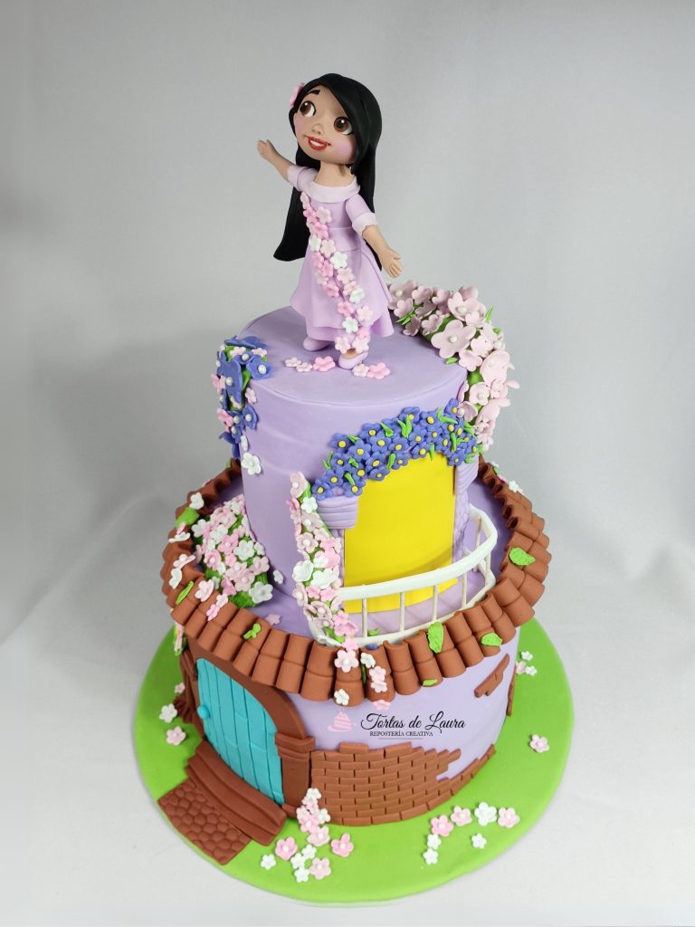 Torta de Encanto personalizada Isabela Madrigual