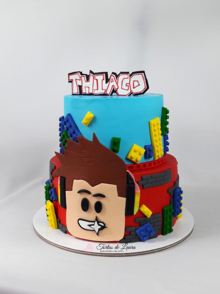 Linda torta de Roblox personalizada